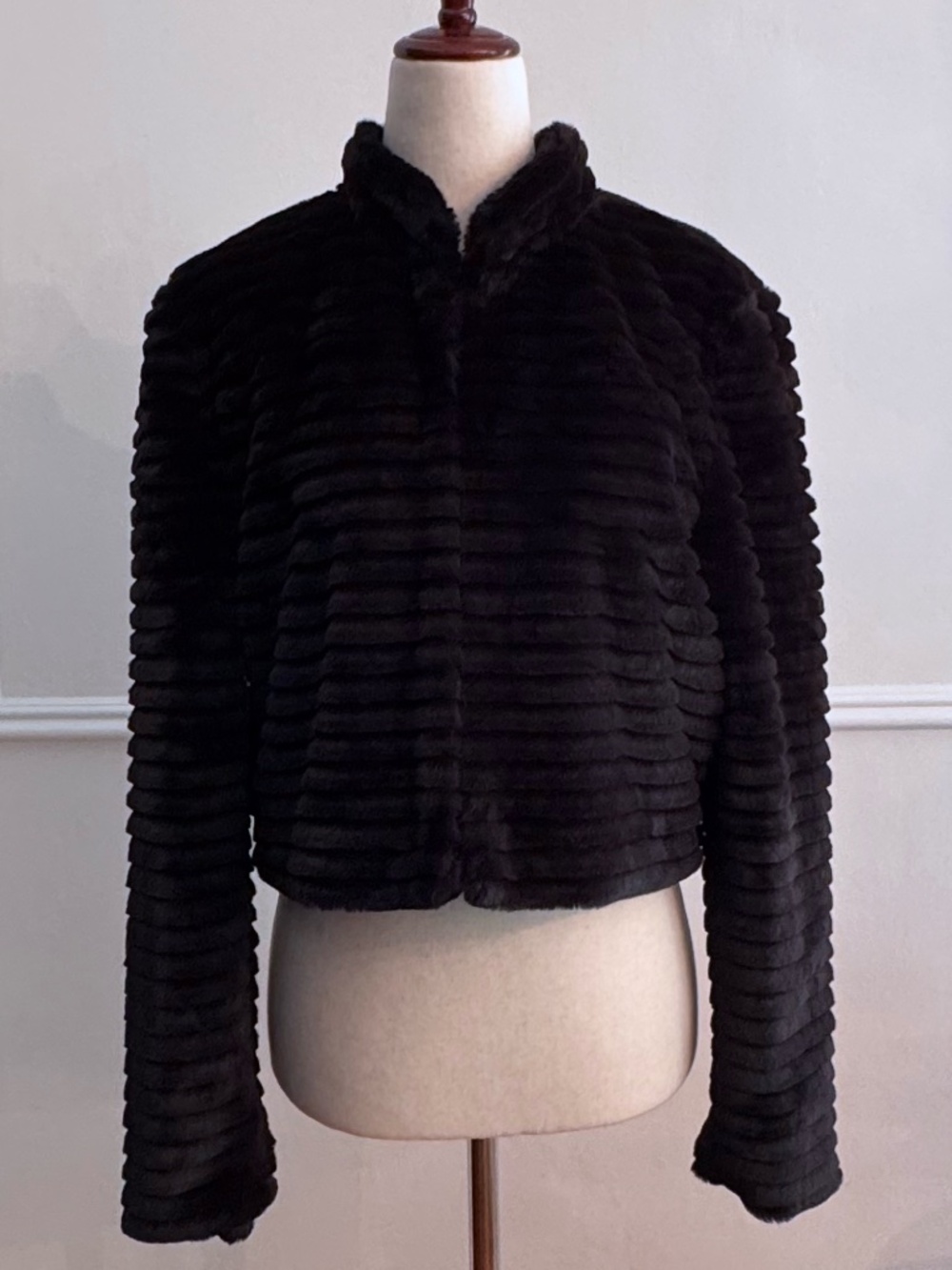 Betsey Johnson Black Corded Faux Fur Cropped Jacket Mock Neck Sz Small